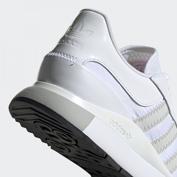 Кроссовки Adidas SL FASHION W EG6846 р.7 белый