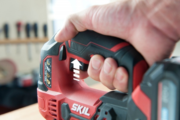 Электролобзик SKIL SW1E3420CA