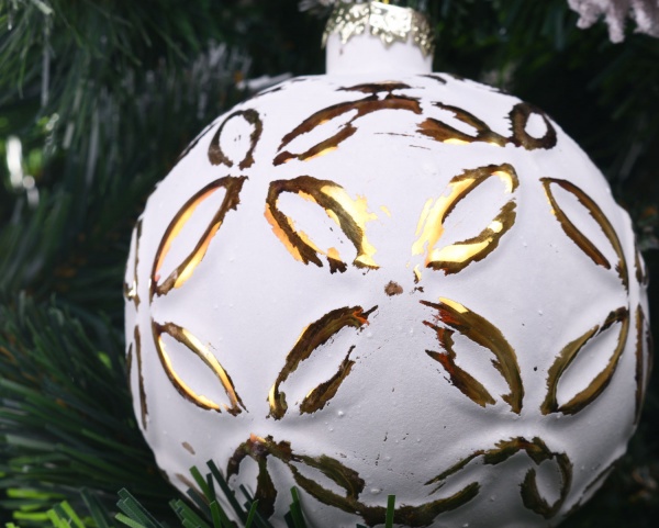 Ялинкова іграшка у формі кулі забілена скляна 10 см 10 мм білий ABT316440