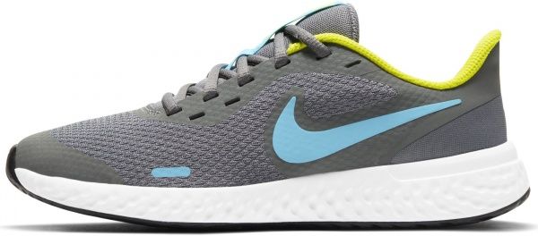Кроссовки Nike NIKE REVOLUTION 5 BQ5671-019 р.US 6Y серый