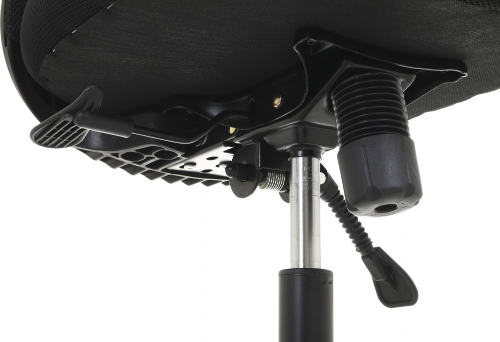 Кресло офисное Жасмін черный