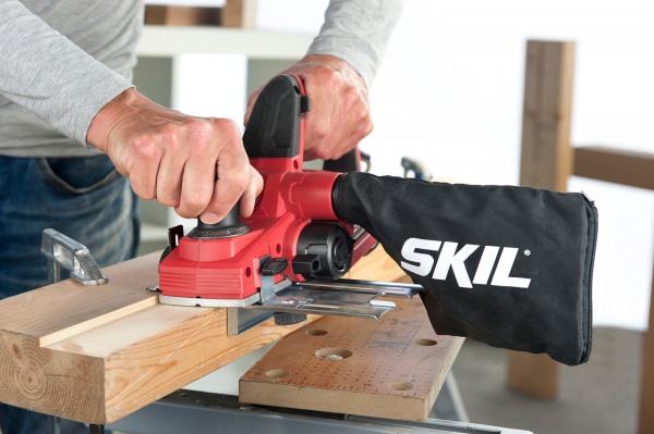 Електрорубанок SKIL VA1E1590AA