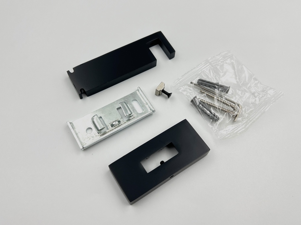 Тримач для карниза Quadrum Square line одинарний 9 см чорний матовий 1 шт.