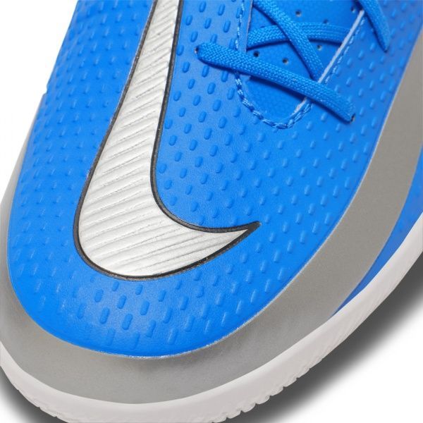 Бутси Nike Phantom GT Club IC CK8466-400 р. US 9,5 білий