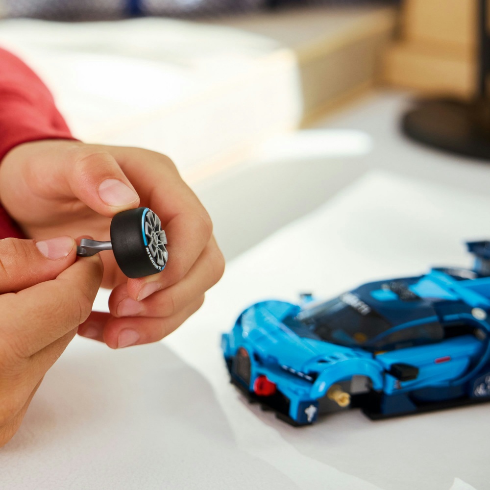 Конструктор LEGO Speed Champions Спортивний автомобіль Bugatti Vision GT Hyper 77253