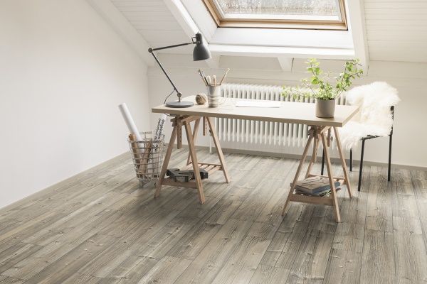 Ламінат Egger Comfort V4 EHC007 модрина міттенвальд 31/AC3 1292x193x8 мм