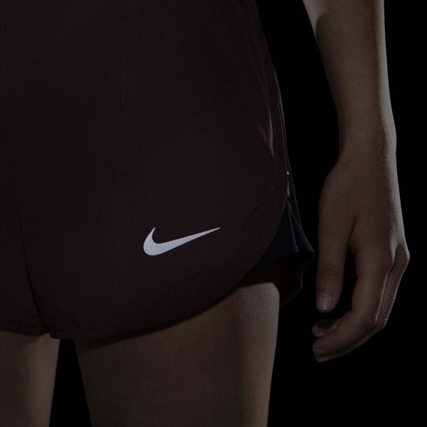 Шорти Nike W NK RUN DVN TEMPO LX SHORT DD5328-646 р. XS бордовий