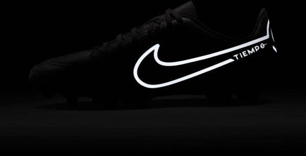 Бутсы Nike Tiempo Legend 9 Club FG/MG DA1176-004 р. US 8 черный