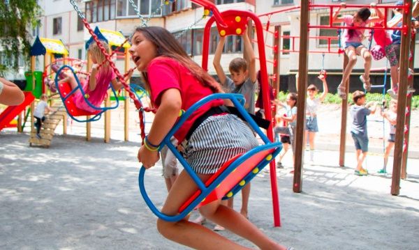 Гойдалка InterAtletika подвійна зі спинкою на ланцюгах ТЕ407М 