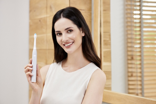 Електрична зубна щітка Oral-B Pulsonic Slim Luxe 4500 срібло