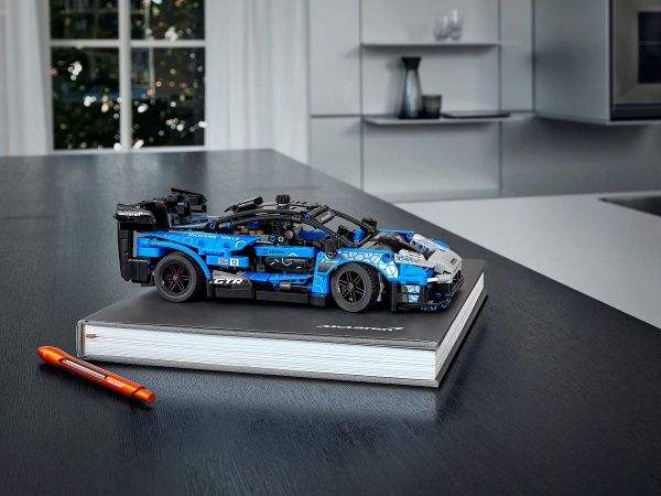 Конструктор LEGO Technic McLaren Senna GTR 42123
