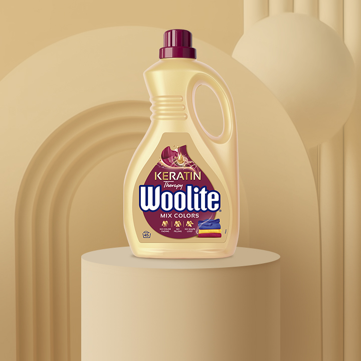 Гель для машинной и ручной стирки Woolite для цветных тканей с кератином 2,7 л