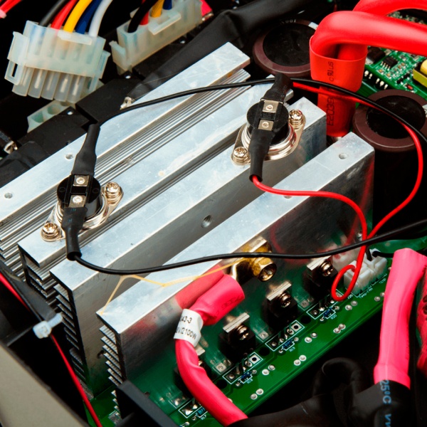 Источник бесперебойного питания (ИБП) LogicPower 10A/15A 4147