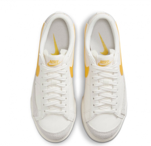 Кроссовки Nike NIKE BLAZER LOW PLATFORM DJ0292-111 р.41 белый