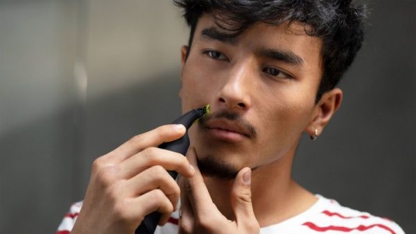 Триммер для усов и бороды Philips OneBlade Pro QP6550/15