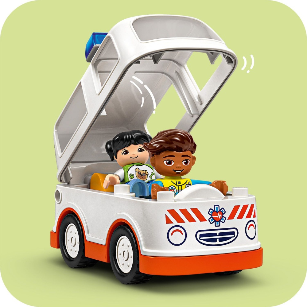 Конструктор LEGO DUPLO Скорая помощь и водитель 10447