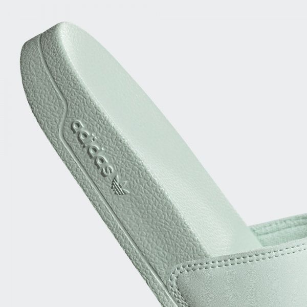 Шлепанцы Adidas ADILETTE LITE W FU9136 р. UK 7 зеленый
