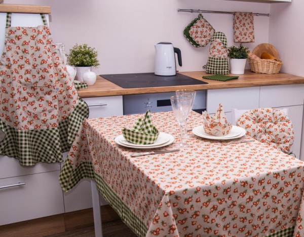 Скатерть Lucy Оранжевый цветок 133x180 см оранжевый La Nuit 