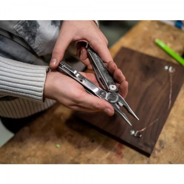 Мультитул Leatherman CURL, Синтетический чехол, Карт коробка, 14 инструментов 832932