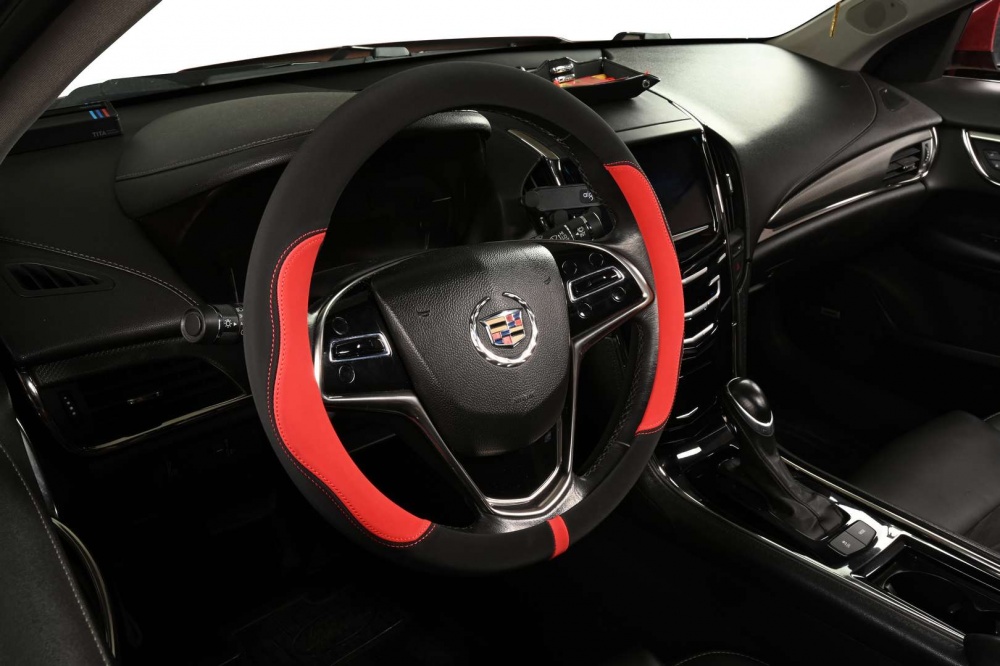 Чехол на руль Auto Assistance GP2108 L (39-41 см) черный с красным