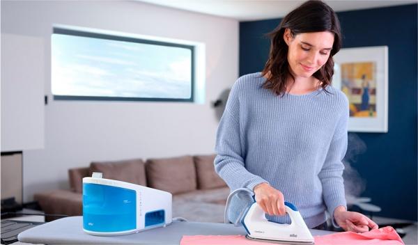 Утюг с парогенератором Braun IS3157BL 