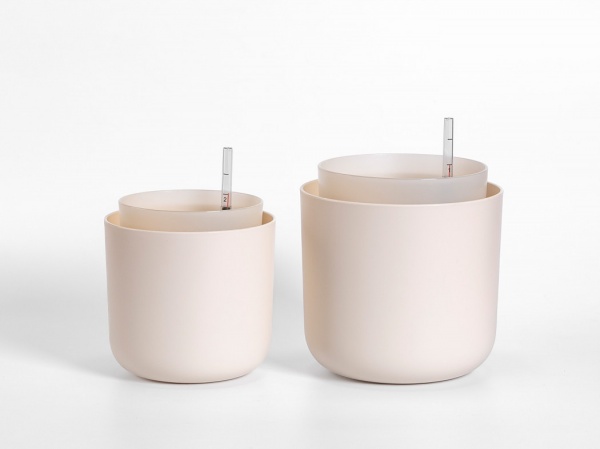 Вазон пластиковий Plastia з системою автополиву Tolita 19 см круглий 2,2 л бежевий (1707081940) 