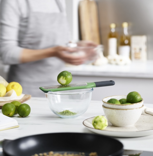 Тертка зелена з сріблястим 1000968 Joseph Joseph