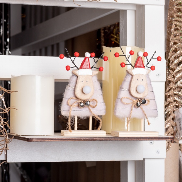 Декоративная новогодняя фигура Novogod'ko Олень кремовый светодиодная (LED) 17 см 