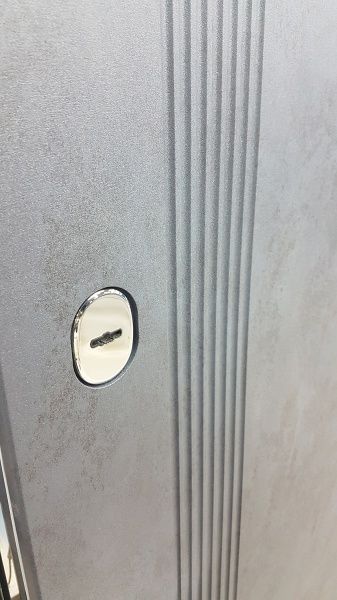 Двері вхідні Булат Престиж 172 бетон антрацит 2050x950мм праві