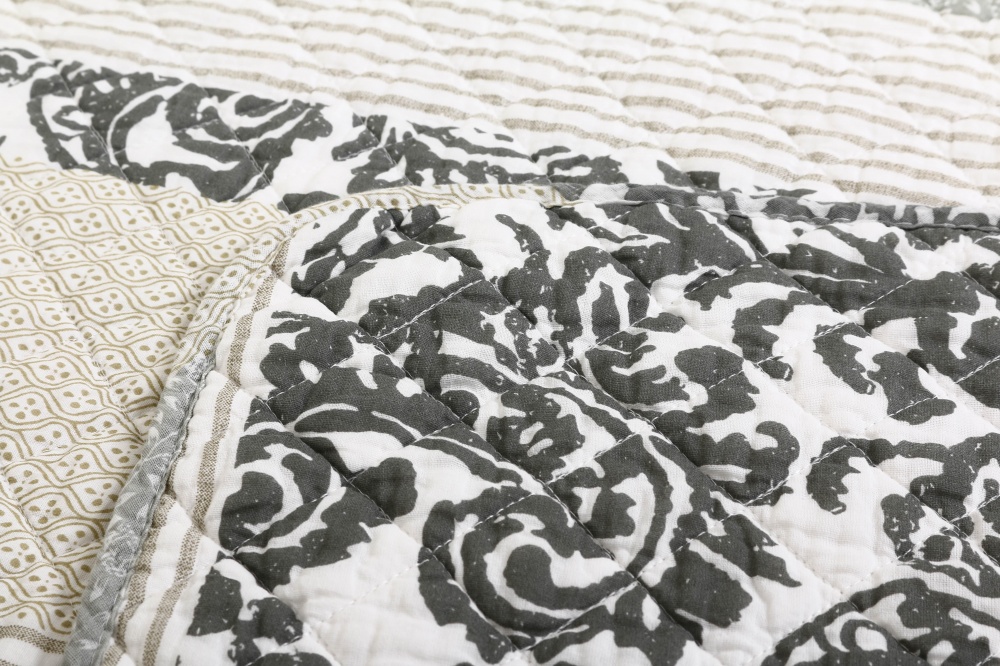 Покривало декоративне Anneli 220x240 см La Nuit бежевий