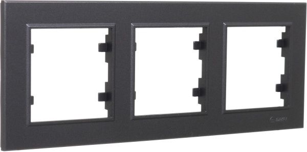 Рамка трехместная Makel Karea горизонтальная