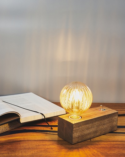 Настольная лампа декоративная Iterna Cube L 1xE27 дерево темное LW054 