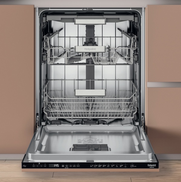 Вбудовувана посудомийна машина Hotpoint HM7 42 L