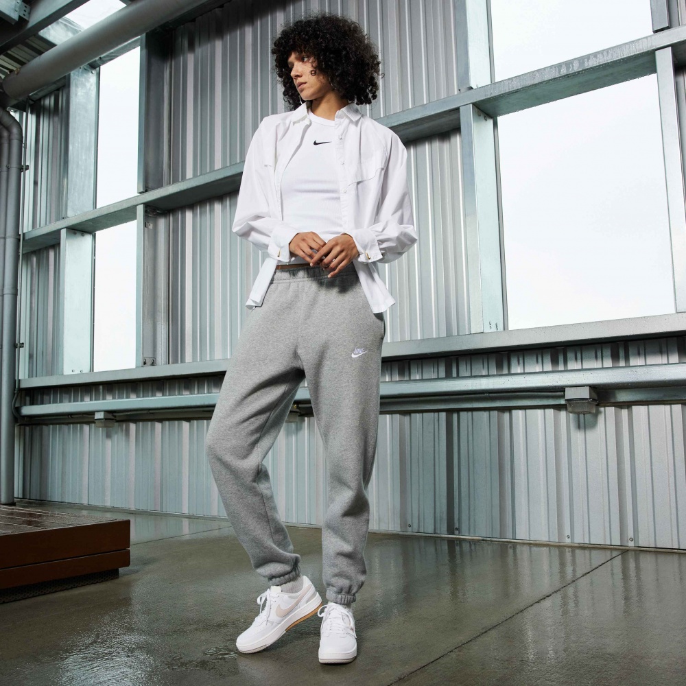 Кроссовки женские Nike GAMMA FORCE DX9176-103 р.36,5 белые