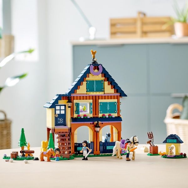 Конструктор LEGO Friends Лесной клуб верховой езды 41683