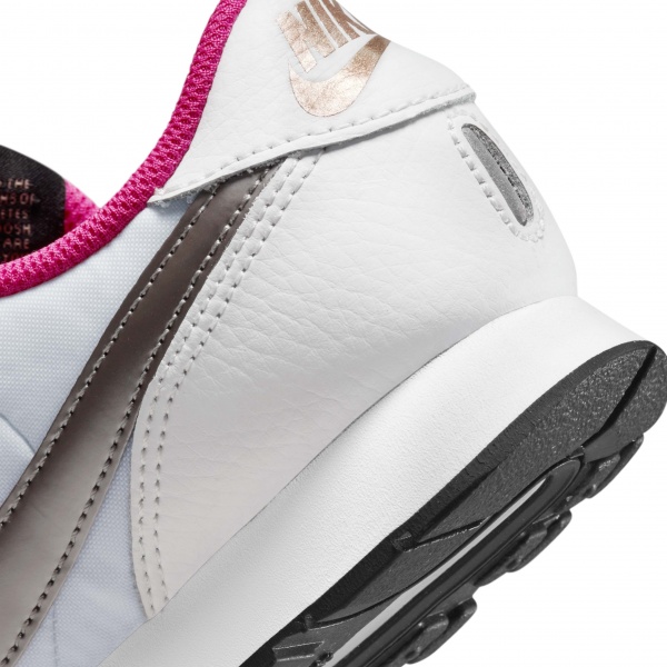 Кроссовки Nike MD Valiant CN8558-105 р.US 6Y белый