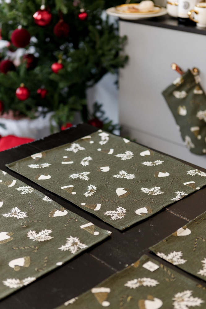 Серветка декоративна Прованс Шапочки на зеленому 45x35 см