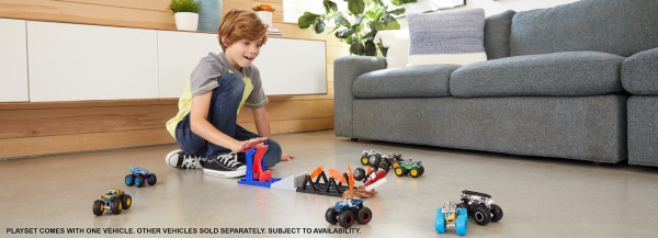 Игровой набор Hot Wheels Опасные противники серии 