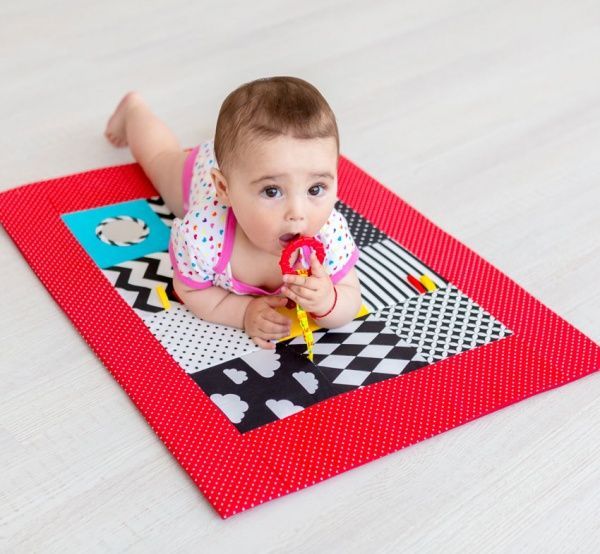 Игровой коврик Macик с прорезывателем B&W МС 040501-01