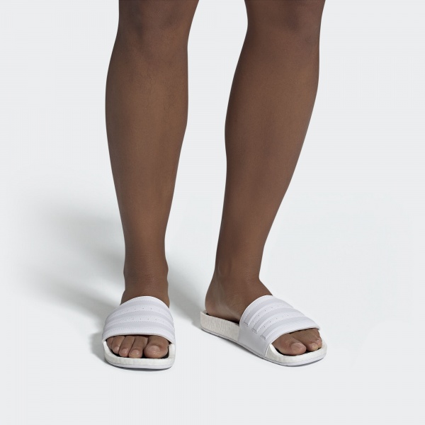 Шльопанці Adidas ADILETTE BOOST EG1909 р.UK 4 білий