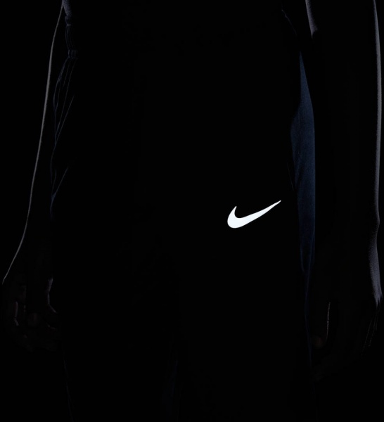 Брюки Nike B NK POLY+ PANT DM8546-010 р. L черный