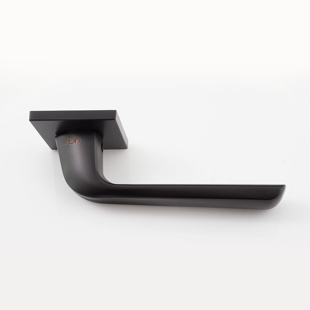 Ручка на розетке RDA Lotus матовый черный