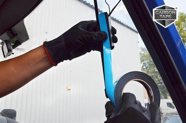 Двостороння клейка стрічка CARBON TAPE Auto Master 12 мм х 5 м чорний