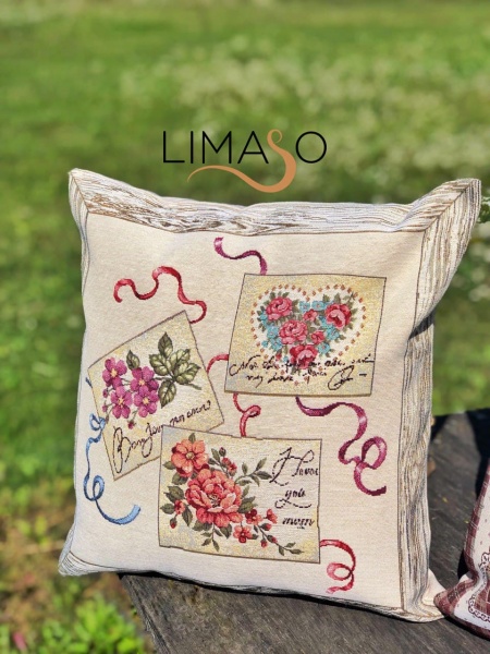 Подушка декоративна KISS260 45x45 см Limaso 