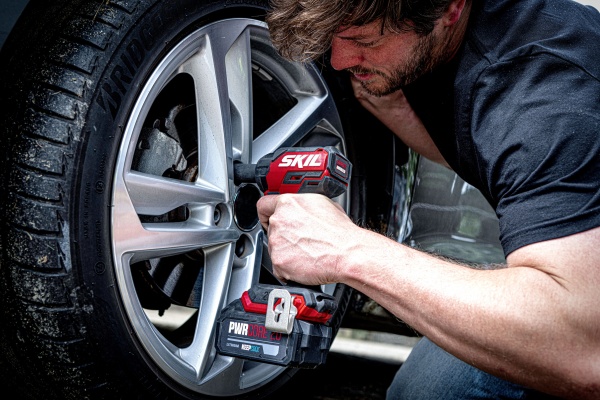 Гайковерт ударний акумуляторний SKIL SD1E3265CA