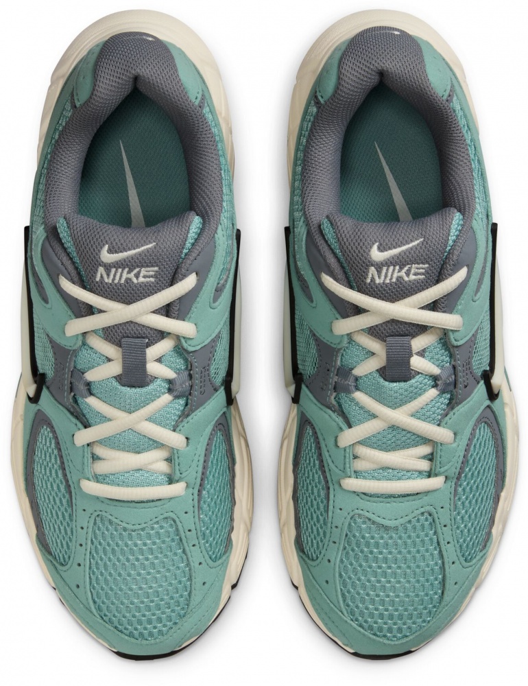 Кросівки Nike V5 RNR II6294-001 р.40,5