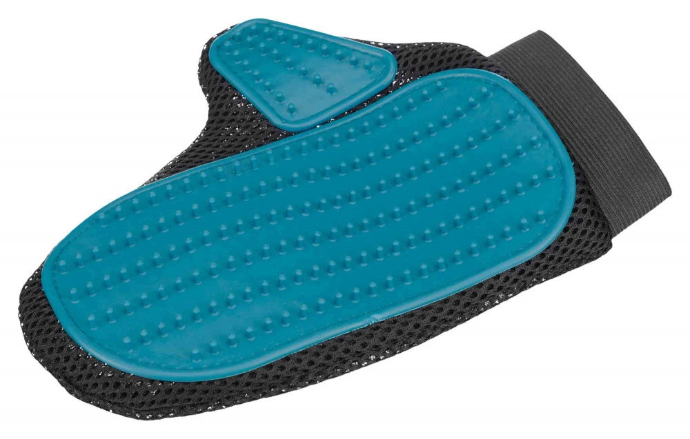 Перчатка Trixie для вычесывания шерсти 18x24 см