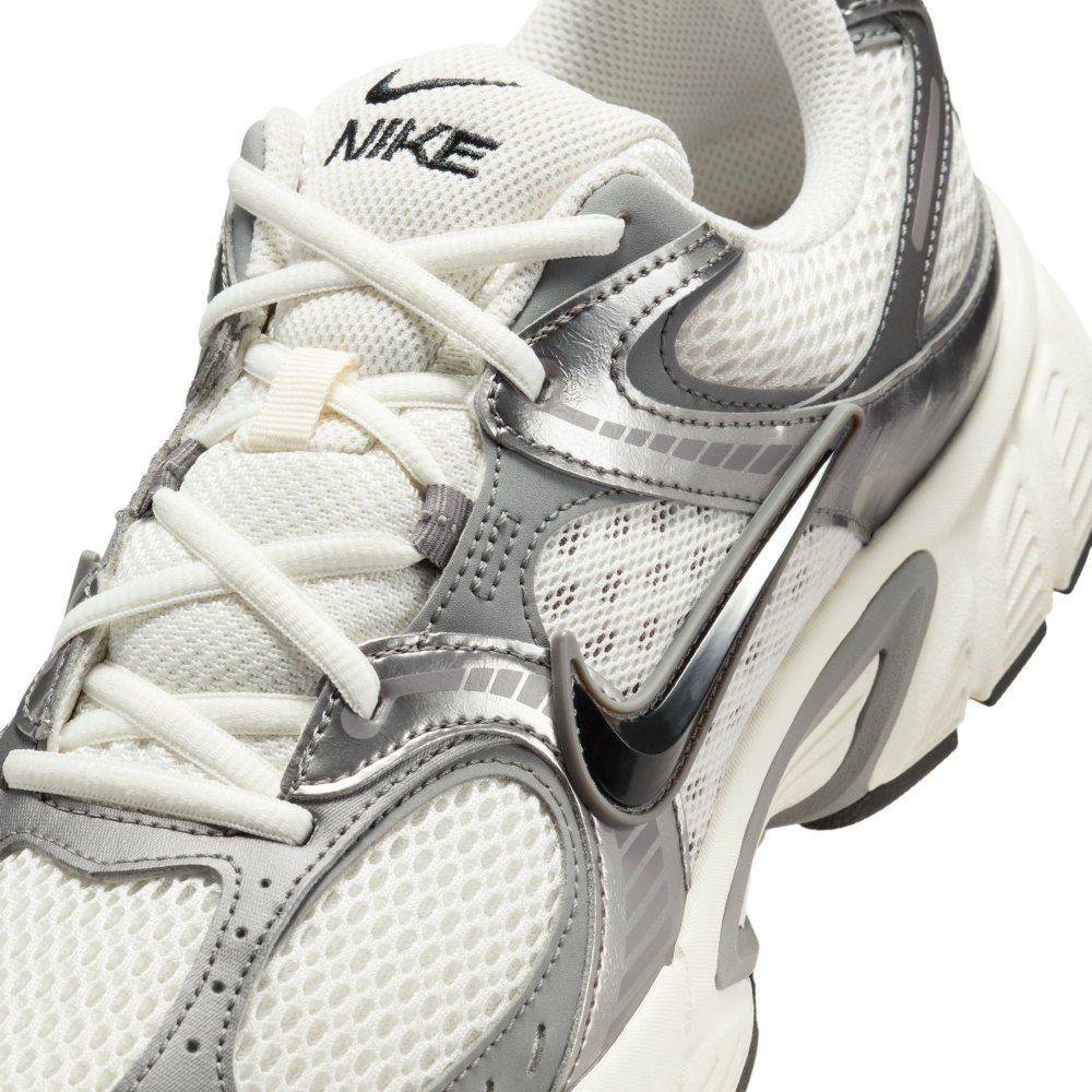 Кросівки чоловічі Nike V5 RNR HJ5228-009 р.45 сірі