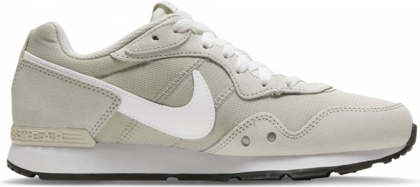 Кроссовки Nike Nike Venture Runner CK2948-002 р.US 9,5 бежевый