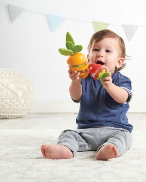 Брязкальце-прорізувач Tiny Love Морквинка та полуничка